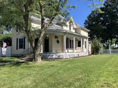 Exterior - 438 E Washington St, Marshfield, MO 65706 photo 2 of 18