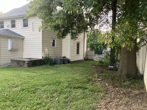 Exterior - 438 E Washington St, Marshfield, MO 65706 photo 8 of 18