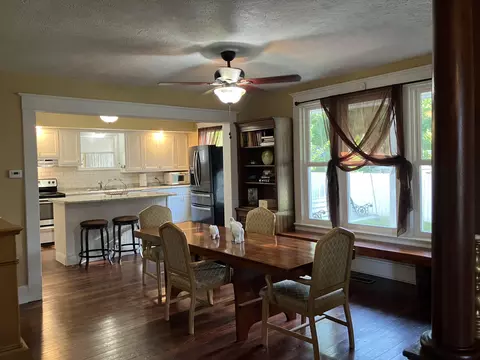 Dining - 438 E Washington St, Marshfield, MO 65706 photo 2 of 3