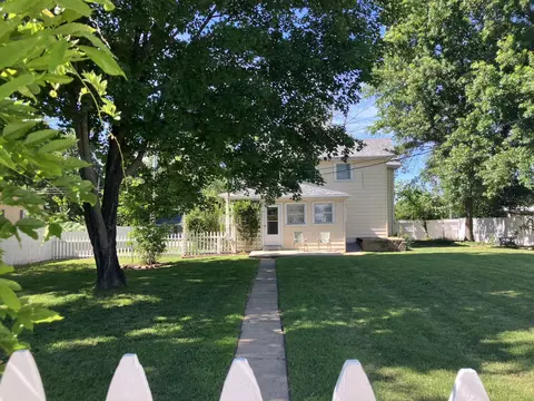 Exterior - 438 E Washington St, Marshfield, MO 65706 photo 3 of 18