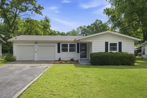 1026 S Bruce Ave, Springfield, MO 65804