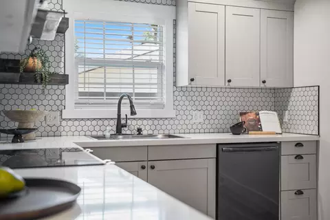 Kitchen - 2324 E Huntington St, Ozark, MO 65721 photo 4 of 5