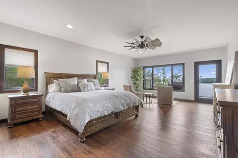 Bedroom - 894 Discovery Bay Dr, Shell Knob, MO 65747 photo 1 of 4