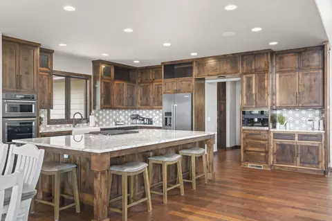 Kitchen - 894 Discovery Bay Dr, Shell Knob, MO 65747 photo 1 of 6