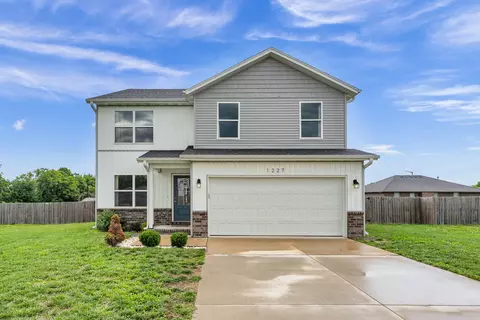 1227 W Penny Ln, Republic, MO 65738