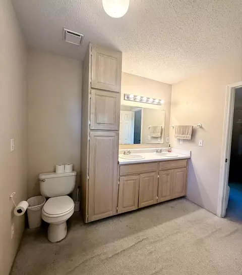 Bath - 1334 Cherokee Ct, Marshfield, MO 65706 photo 1 of 5