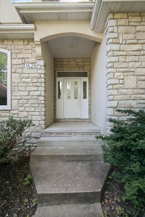 Exterior - 1628 S Charing Rd, Springfield, MO 65809 photo 3 of 7