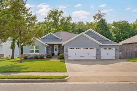 5659 S Cloverdale Ln, Battlefield, MO 65619