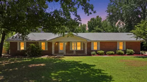 Exterior - 1666 E Richmond St, Springfield, MO 65804 photo 2 of 16