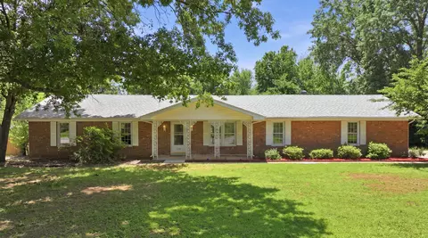 1666 E Richmond St, Springfield, MO 65804
