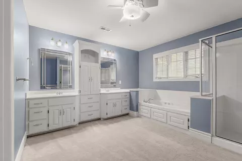 Bath - 2953 W Cantebury St, Springfield, MO 65810 photo 1 of 4