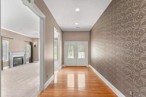 Entry Way - 2953 W Cantebury St, Springfield, MO 65810 photo 1 of 2