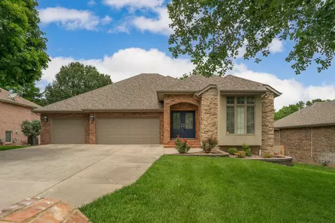 Exterior - 2953 W Cantebury St, Springfield, MO 65810 photo 2 of 7