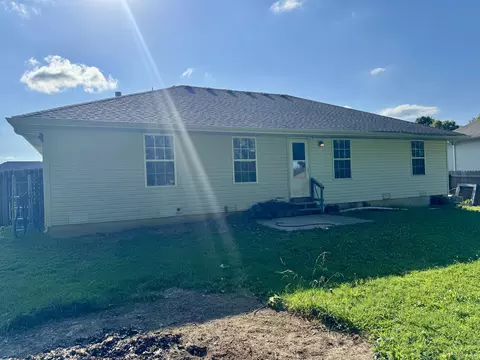 Exterior - 206 Spruce Ave, Clever, MO 65631 photo 5 of 5