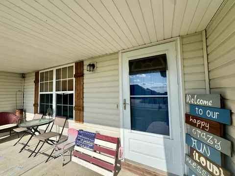 Exterior - 206 Spruce Ave, Clever, MO 65631 photo 3 of 5