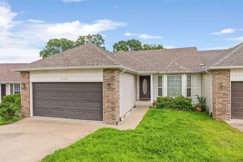 000 Woodland Dr, Branson, MO 65616