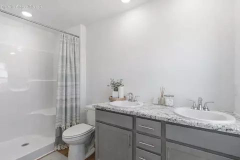 Bath - 850 S Orchard Way, Springfield, MO 65802 photo 1 of 2