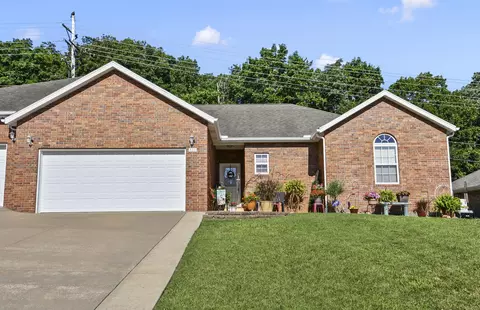 220 Tyler St, Branson, MO 65616