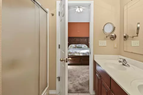 Bath - 220 Tyler St, Branson, MO 65616 photo 2 of 5