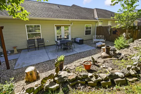 Exterior - 220 Tyler St, Branson, MO 65616 photo 7 of 9