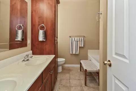 Bath - 220 Tyler St, Branson, MO 65616 photo 1 of 5