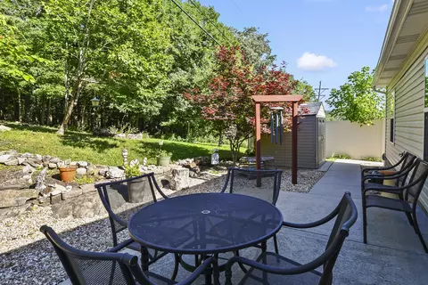 Exterior - 220 Tyler St, Branson, MO 65616 photo 4 of 9