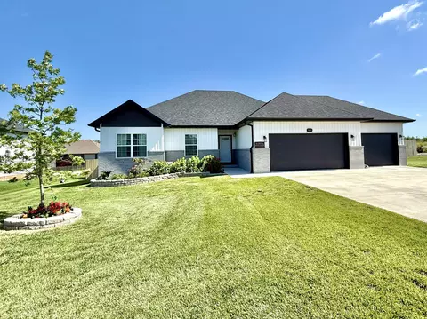 541 Fox Creek Rd, Rogersville, MO 65742