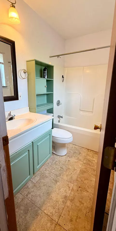 Bath - 67 Broadview Dr, Marshfield, MO 65706 photo 3 of 3
