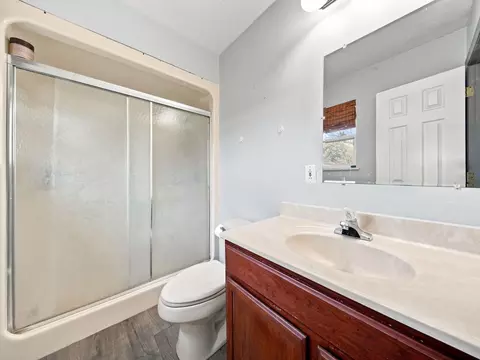 Bath - 67 Broadview Dr, Marshfield, MO 65706 photo 2 of 3