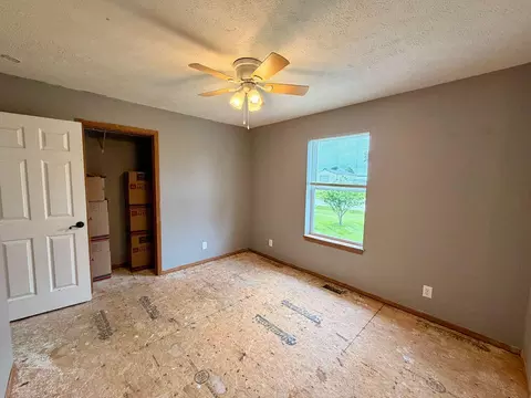 Bedroom - 67 Broadview Dr, Marshfield, MO 65706 photo 2 of 3