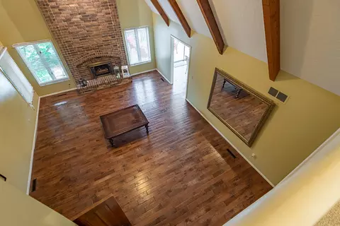 Living - 1921 E Nottingham St, Springfield, MO 65804 photo 7 of 10