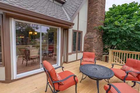 Exterior - 1921 E Nottingham St, Springfield, MO 65804 photo 5 of 10