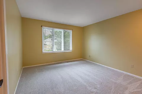 Bedroom - 1921 E Nottingham St, Springfield, MO 65804 photo 5 of 14
