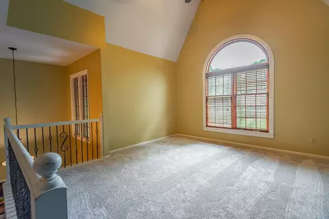 Living - 1921 E Nottingham St, Springfield, MO 65804 photo 6 of 10