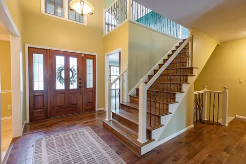 Entry Way - 1921 E Nottingham St, Springfield, MO 65804 photo 1 of 4