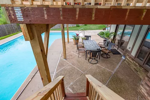 Exterior - 1921 E Nottingham St, Springfield, MO 65804 photo 9 of 10