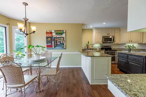 Kitchen - 1921 E Nottingham St, Springfield, MO 65804 photo 1 of 7