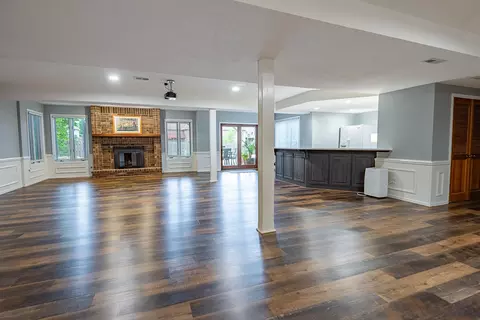 Living - 1921 E Nottingham St, Springfield, MO 65804 photo 8 of 10
