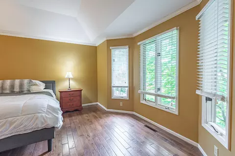 Bedroom - 1921 E Nottingham St, Springfield, MO 65804 photo 2 of 14