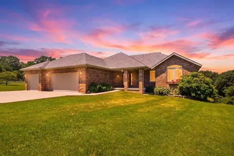 963 Walnut Shade Rd, Crane, MO 65633