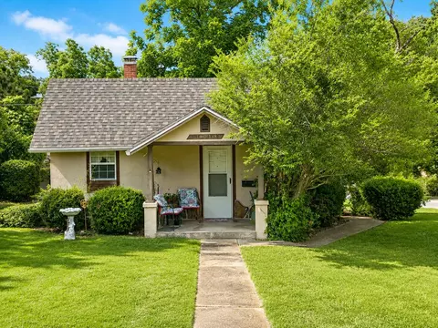 301 W Long St, Branson, MO 65616