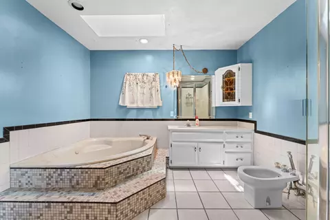 Bath - 117 Hidden Bluff Rd, Blue Eye, MO 65611 photo 1 of 5