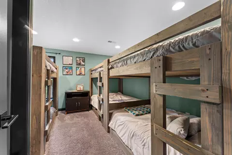 Bedroom - 117 Hidden Bluff Rd, Blue Eye, MO 65611 photo 6 of 7