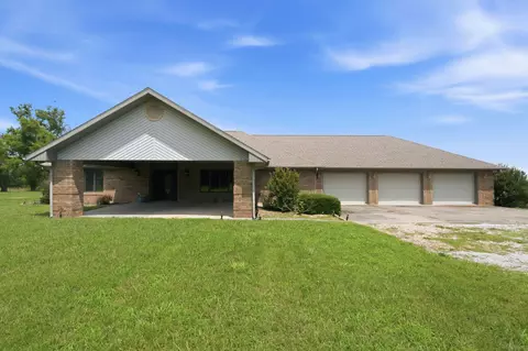 10590 E State Highway 86, Blue Eye, MO 65611