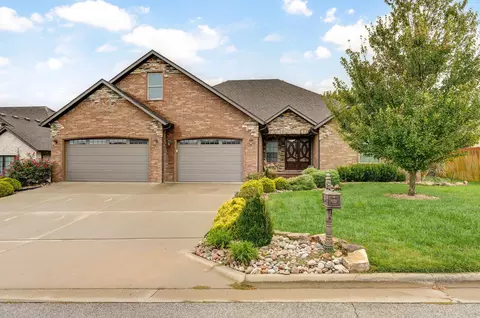 992 N Cedar Ridge Ave, Springfield, MO 65802