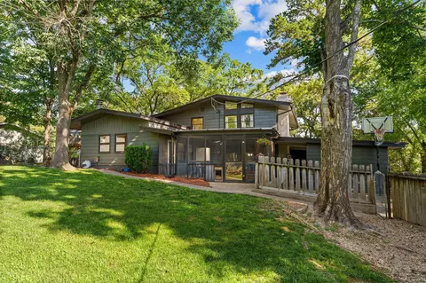 Exterior - 910 Valley View Dr, Branson, MO 65616 photo 8 of 11