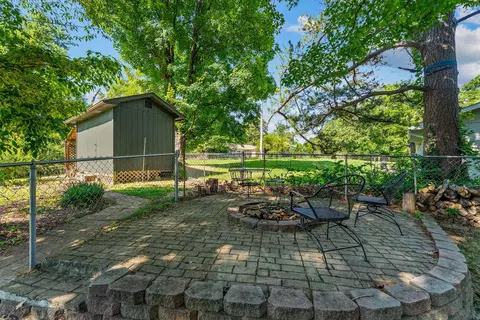 Exterior - 910 Valley View Dr, Branson, MO 65616 photo 6 of 11
