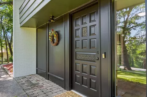 Entry Way - 910 Valley View Dr, Branson, MO 65616 photo 1 of 4