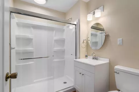 Bath - 1309 E Bennett St, Springfield, MO 65804 photo 3 of 3