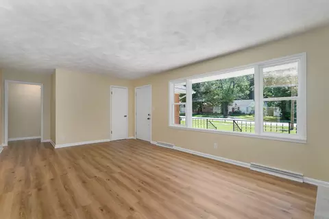 Living - 1309 E Bennett St, Springfield, MO 65804 photo 4 of 9